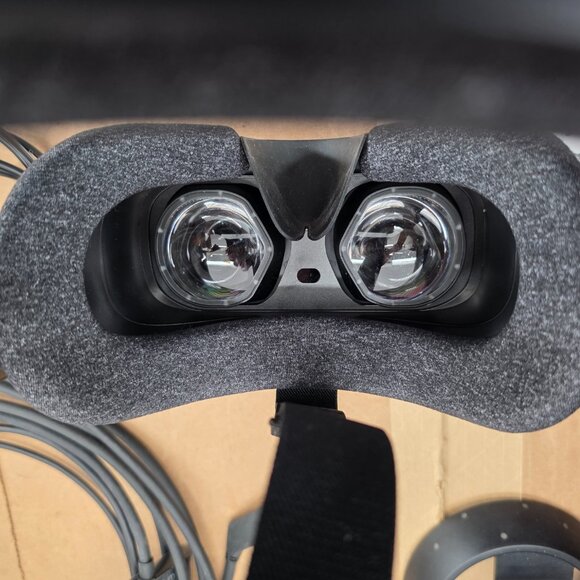 HP Reverb G2 VR Mixed Reality Headset With/ One Controller & Cables - Picture 9 of 16